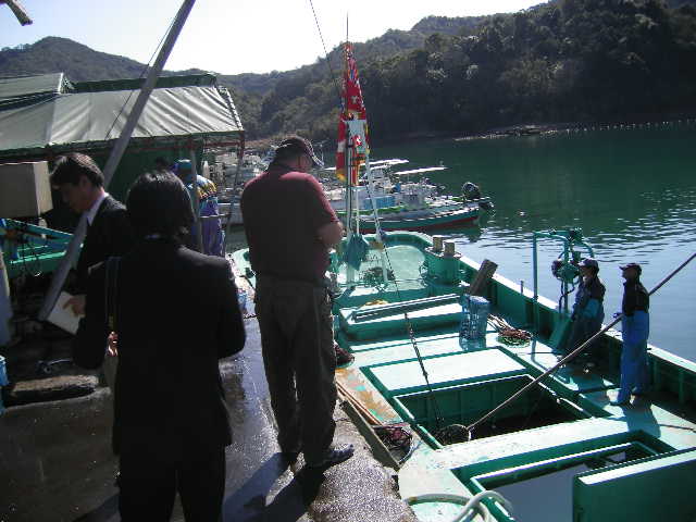 urashiro-fish-boat.jpg